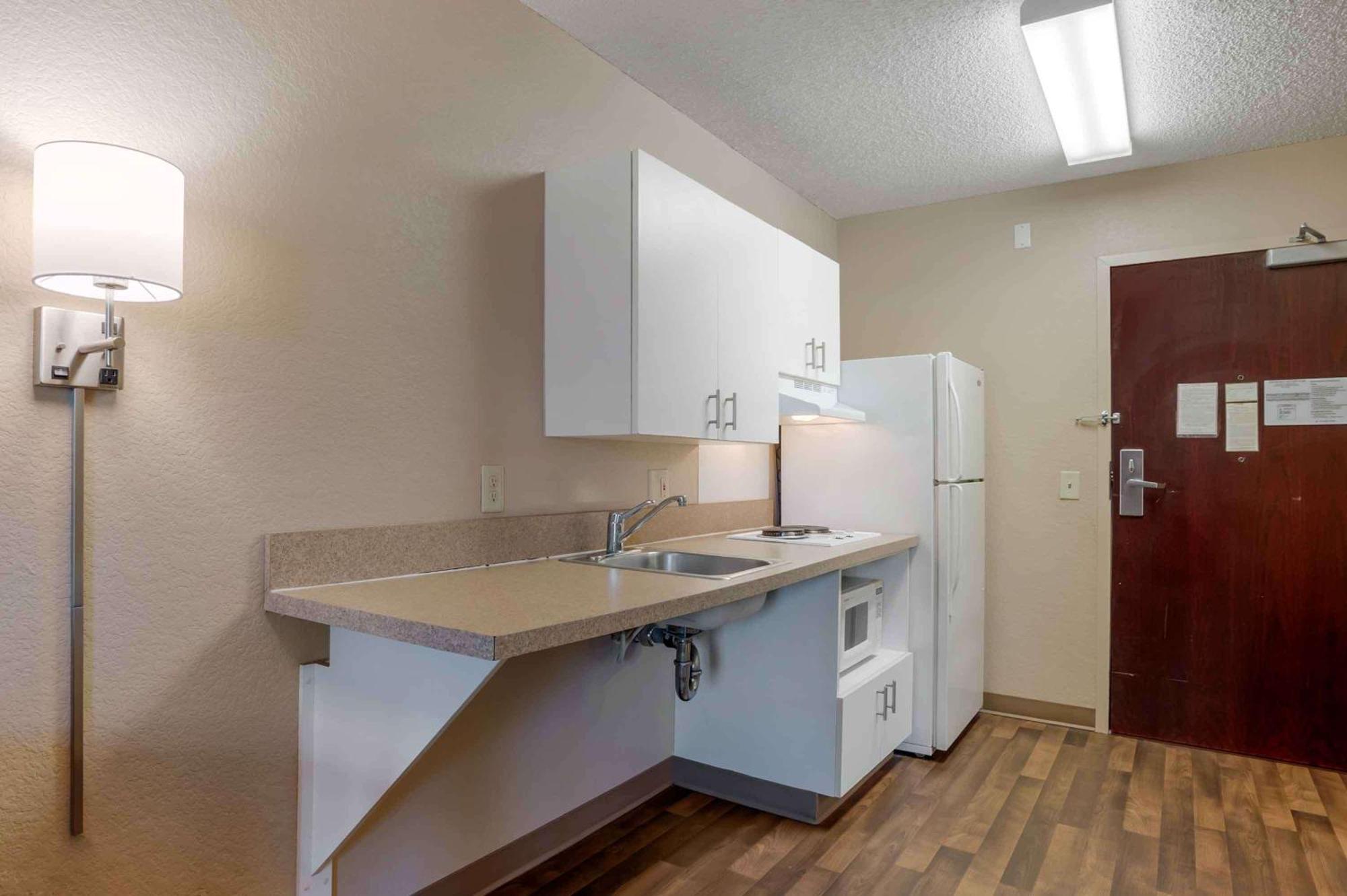 Extended Stay America Suites - Orange County - Лейк-Форест Экстерьер фото