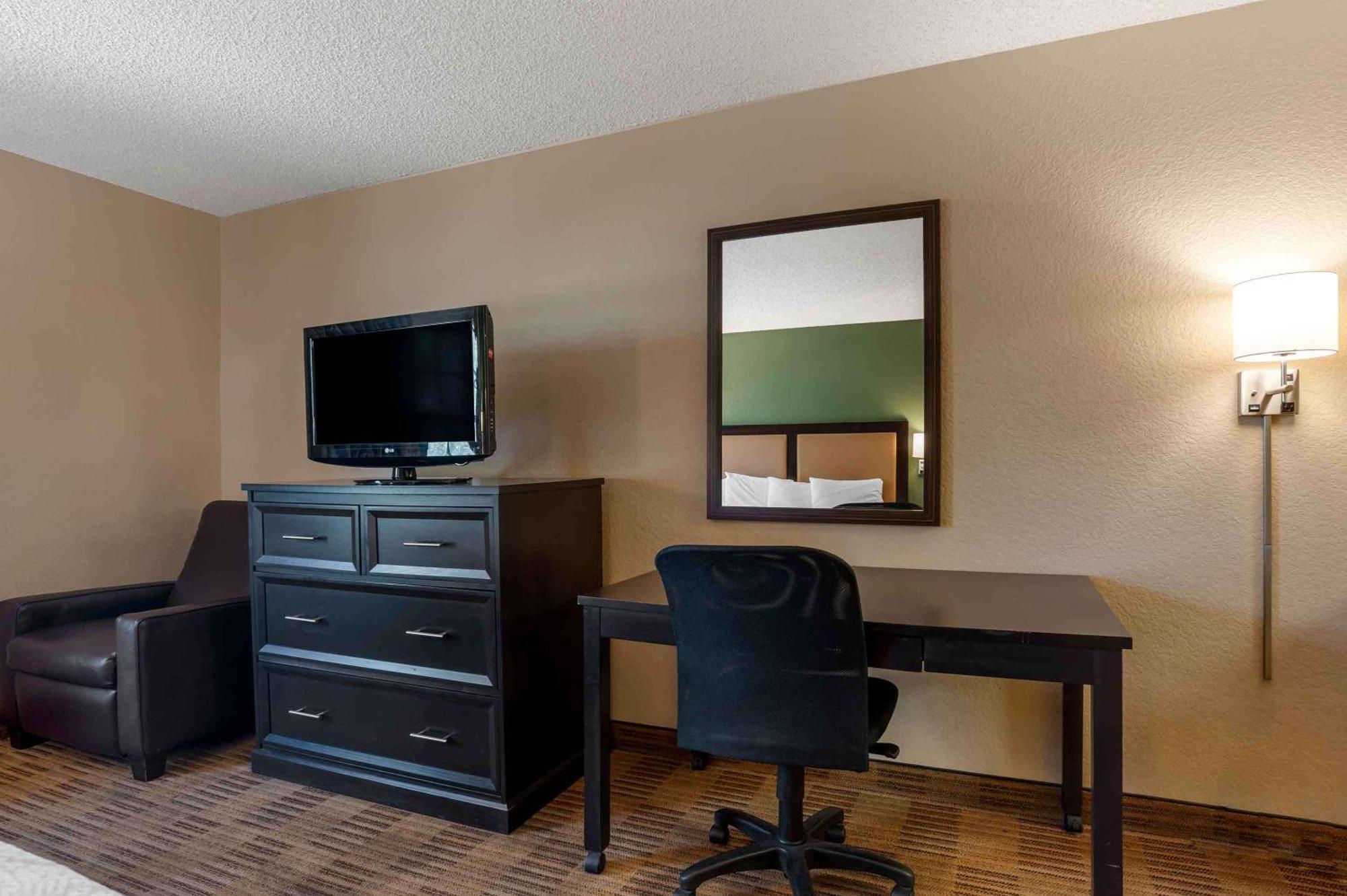 Extended Stay America Suites - Orange County - Лейк-Форест Экстерьер фото