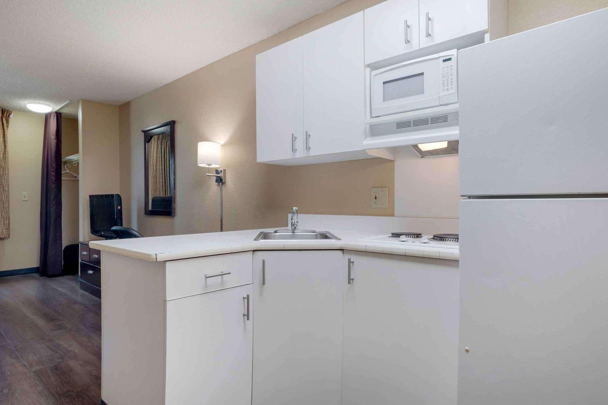 Extended Stay America Suites - Orange County - Лейк-Форест Экстерьер фото